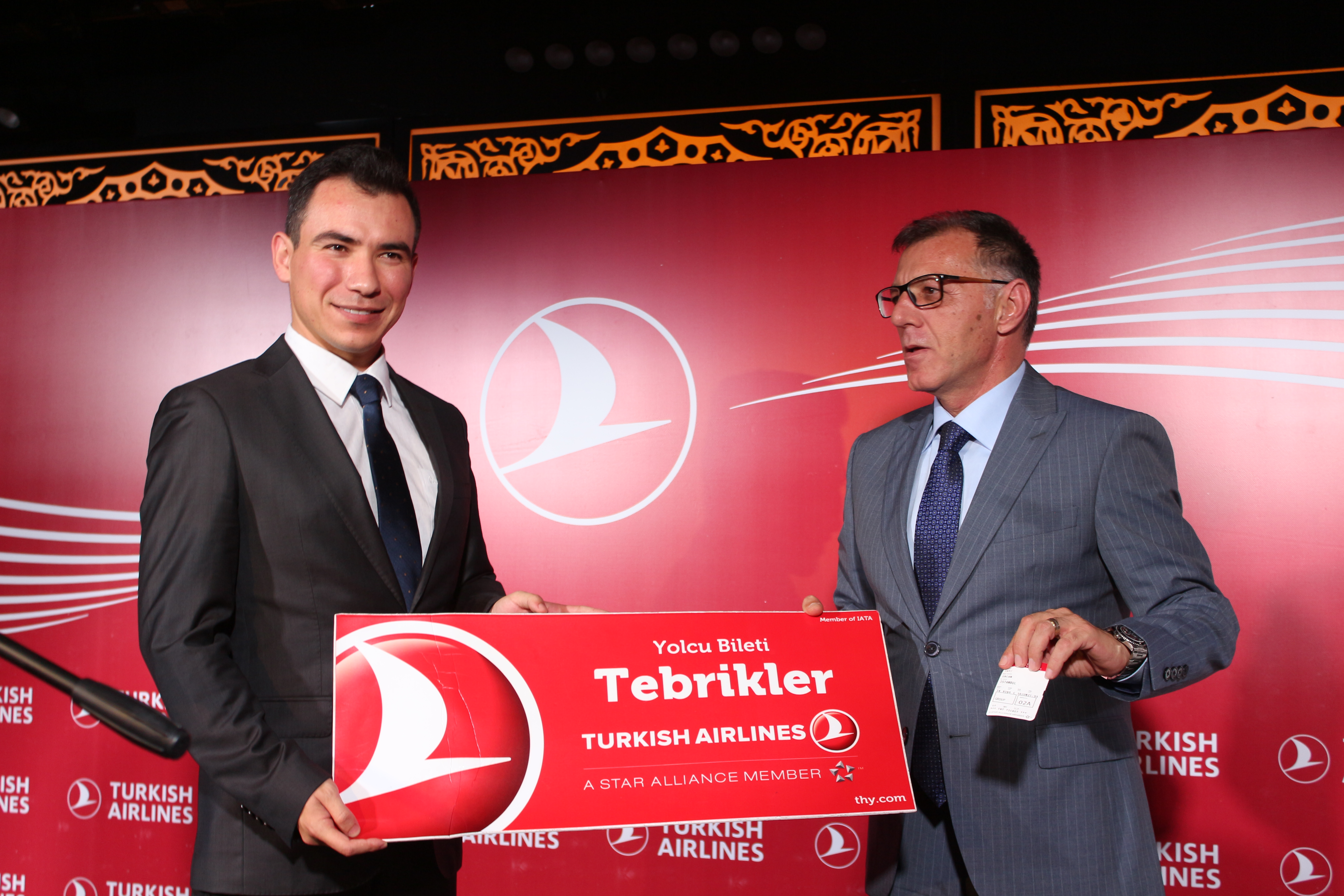 Türk Hava Yolları’nın KKTC Müdürlüğü, ‘2018 Acenteler Satış Ödülleri Gecesi’nde T&T Havalimanı İşletmeciliğine sektöre yaptığı katkılardan dolayı teşekkür plaketi verdi.