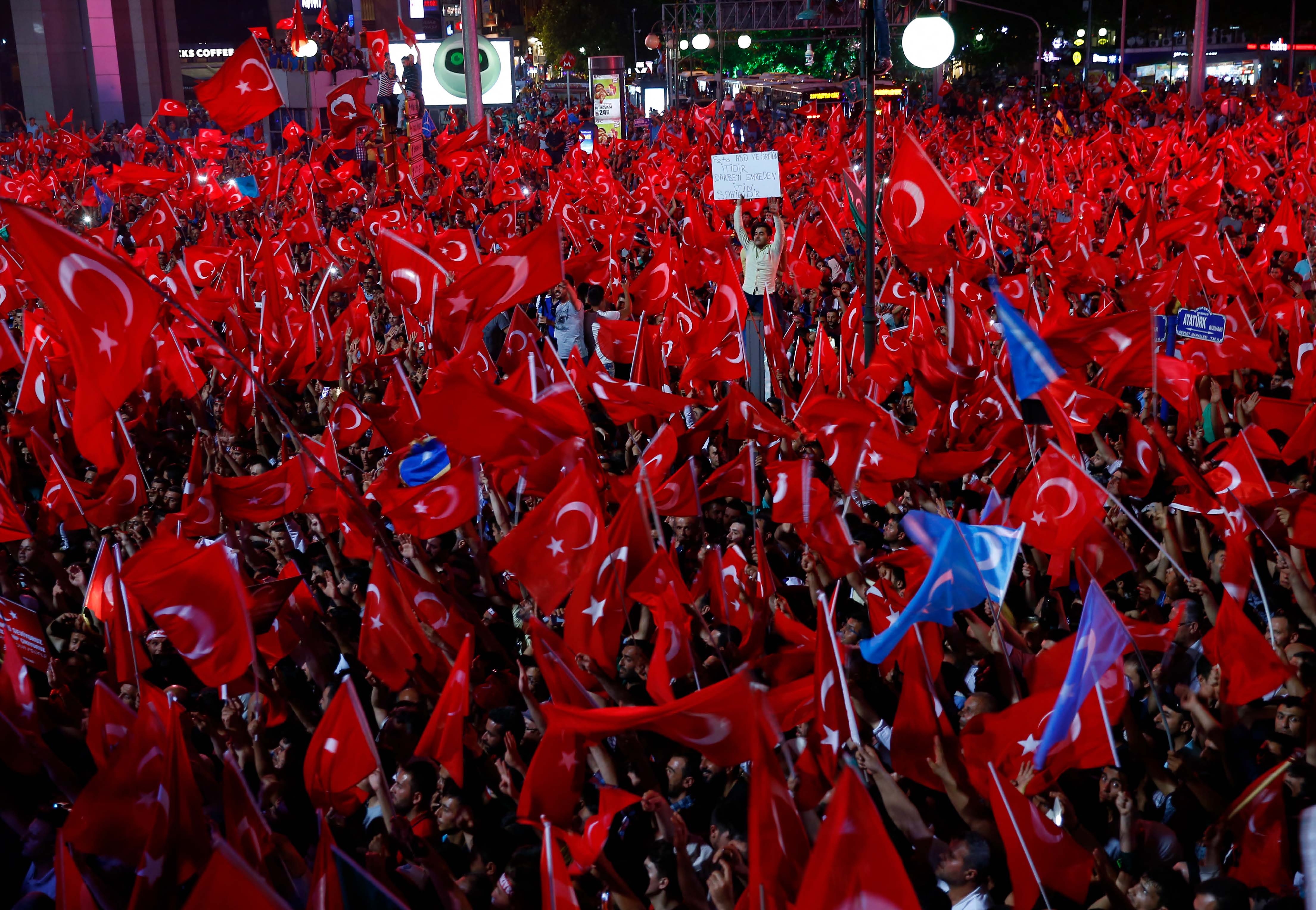 LEFKOŞA BÜYÜKELÇİLİĞİ  15 TEMMUZ TEMALI  FOTOĞRAF SERGİSİ.